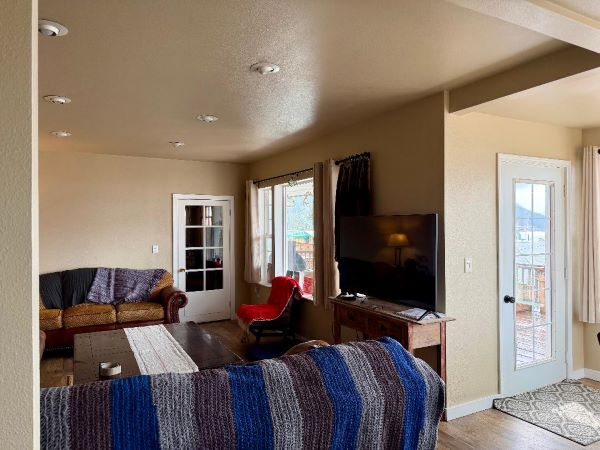 120 Reid, Wrangell, Alaska 99929, 4 Bedrooms Bedrooms, ,3 BathroomsBathrooms,Single Family Home,Homes,Reid,1236