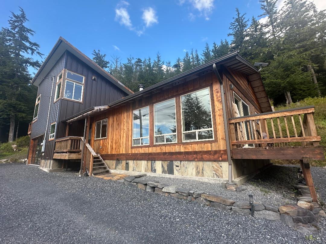 8 1/2 Zimovia Hwy, Wrangell, Alaska 99929, 2 Bedrooms Bedrooms, ,2 BathroomsBathrooms,Single Family Home,Homes,Zimovia Hwy,1245