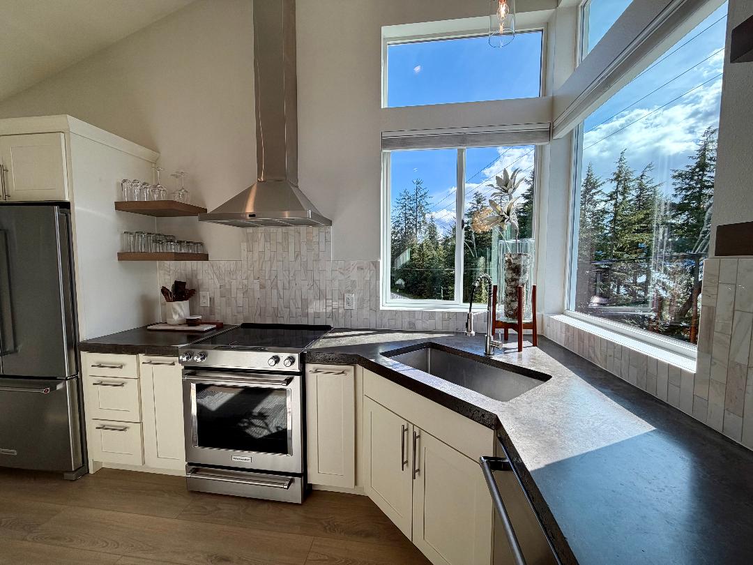 8 1/2 Zimovia Hwy, Wrangell, Alaska 99929, 2 Bedrooms Bedrooms, ,2 BathroomsBathrooms,Single Family Home,Homes,Zimovia Hwy,1245