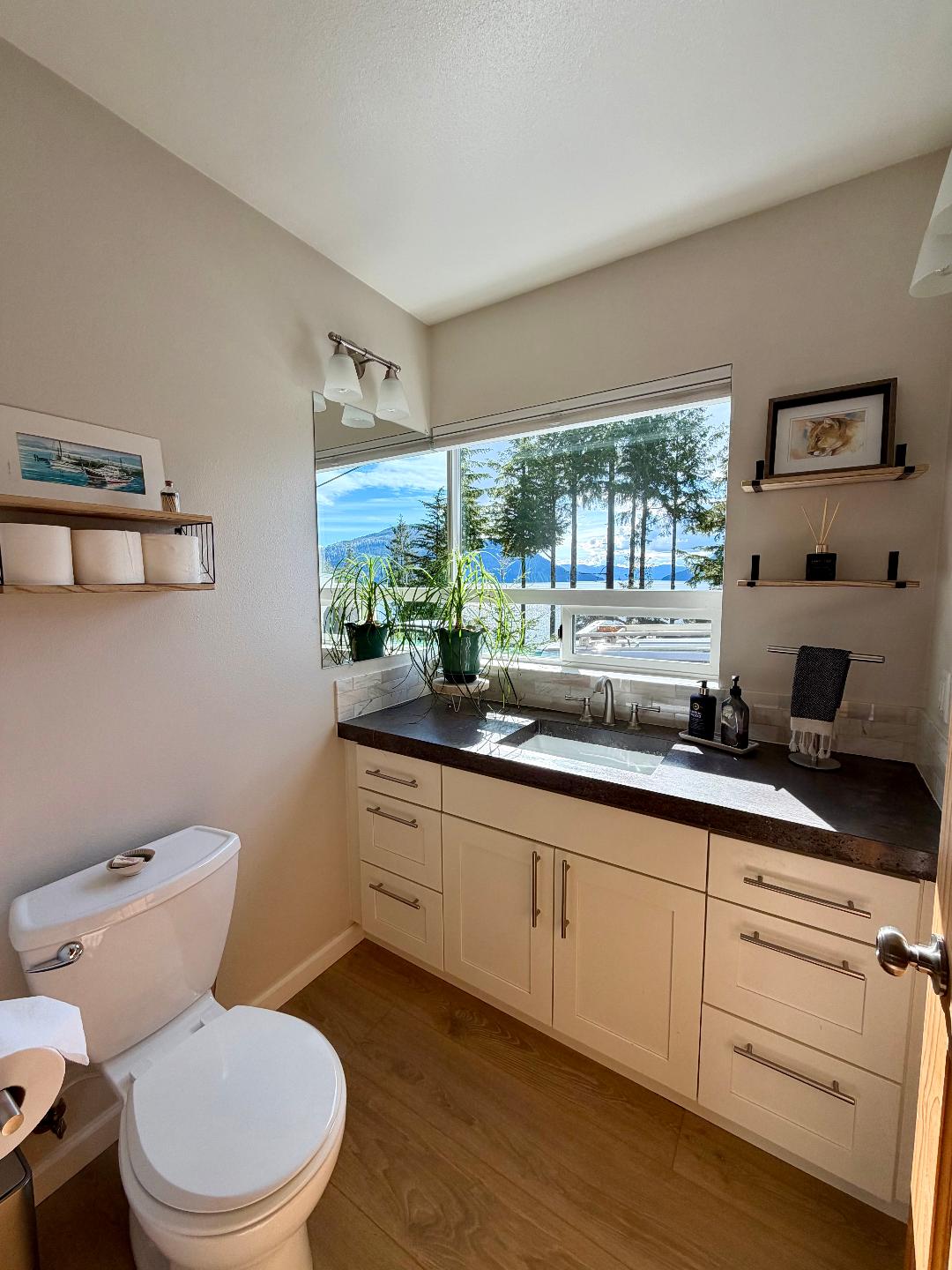 8 1/2 Zimovia Hwy, Wrangell, Alaska 99929, 2 Bedrooms Bedrooms, ,2 BathroomsBathrooms,Single Family Home,Homes,Zimovia Hwy,1245