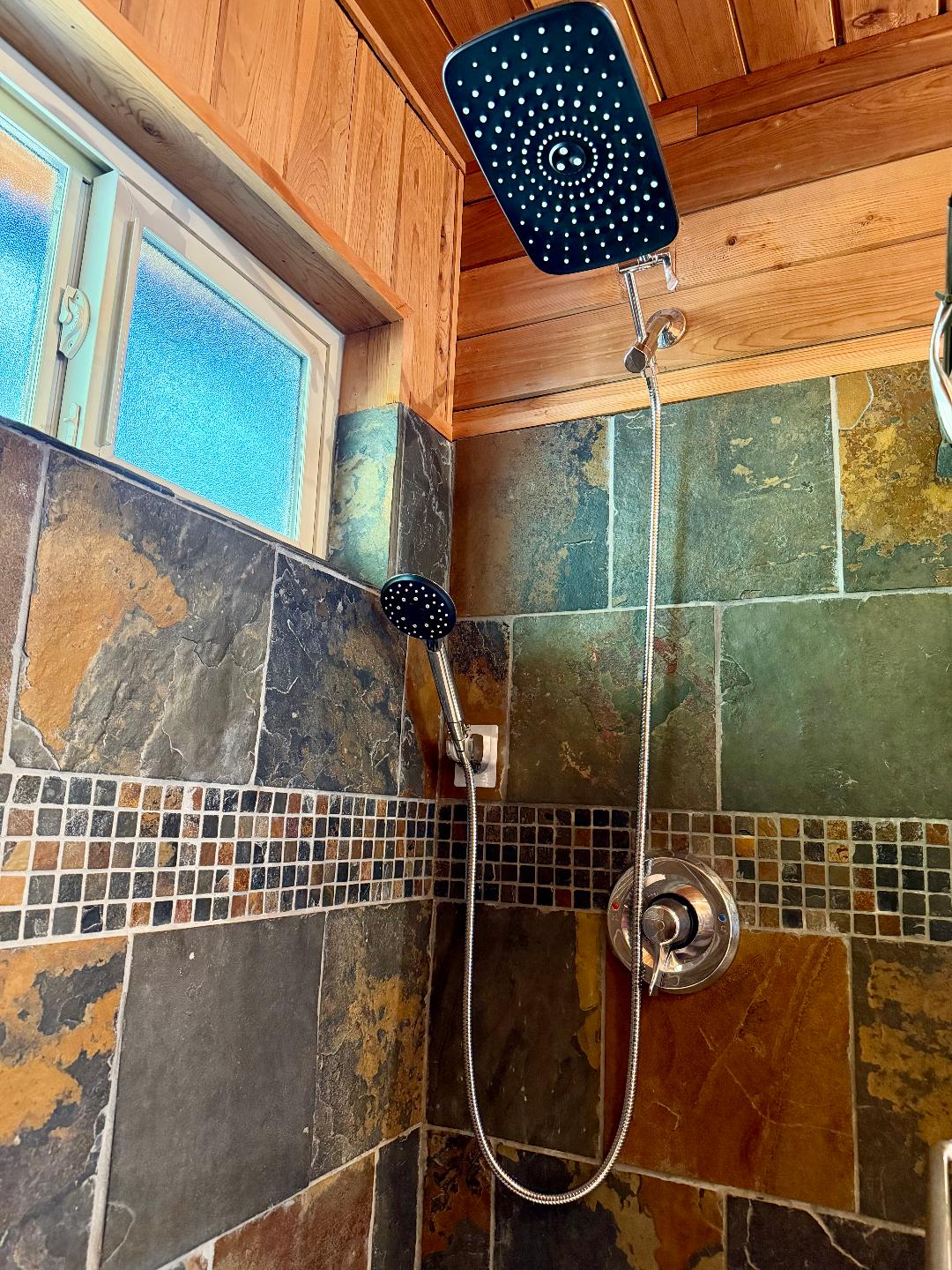 8 1/2 Zimovia Hwy, Wrangell, Alaska 99929, 2 Bedrooms Bedrooms, ,2 BathroomsBathrooms,Single Family Home,Homes,Zimovia Hwy,1245