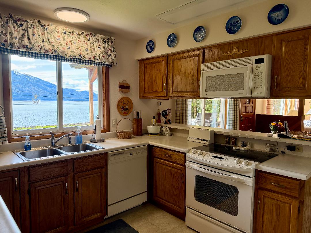 2.9 mile Zimovia Hwy, Wrangell, Alaska 99929, 3 Bedrooms Bedrooms, ,1 BathroomBathrooms,Single Family Home,Homes,Zimovia Hwy,1246